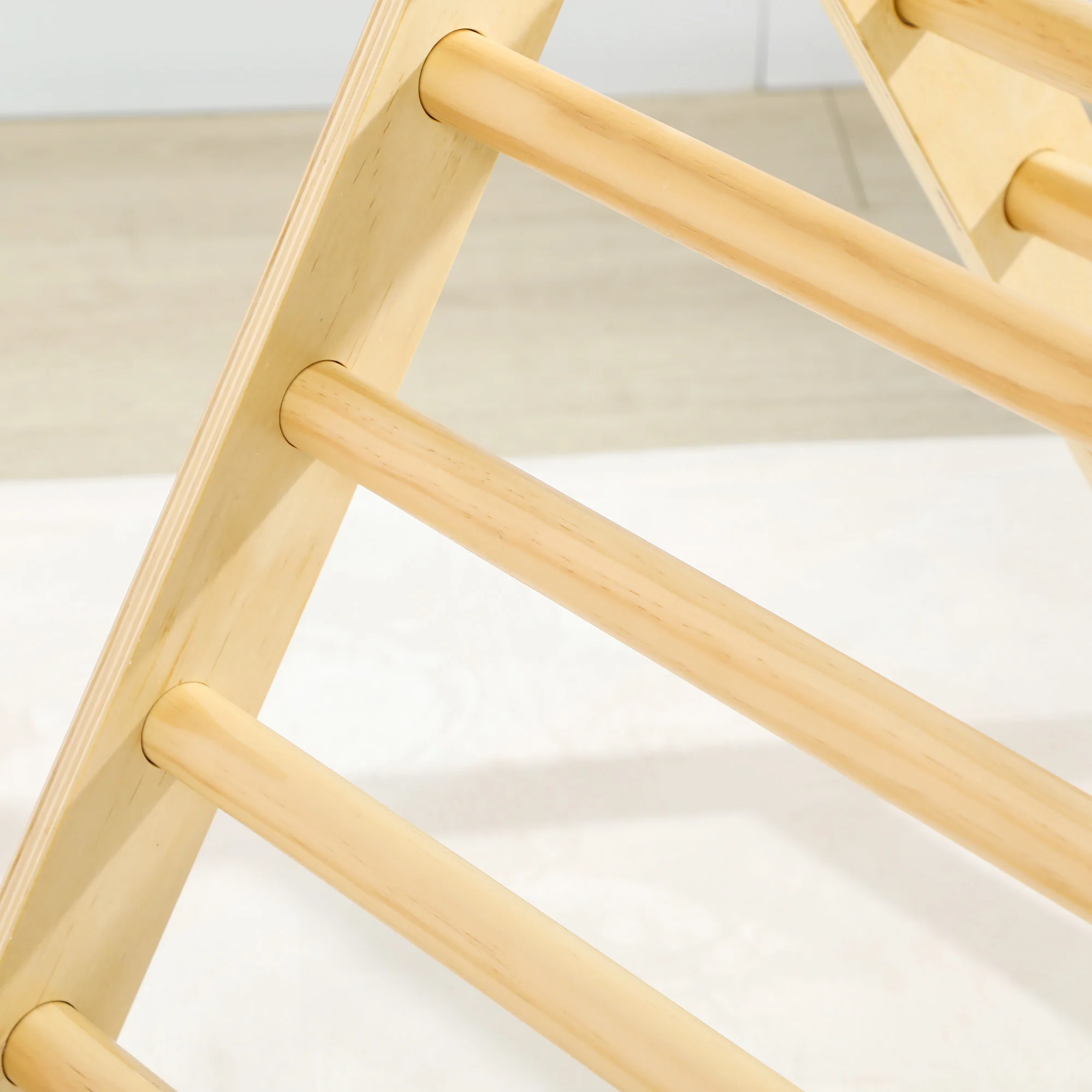 Aiyaplay Triángulo De Escalada De Madera Plegable 82x66x71 Cm Natural - Image 5