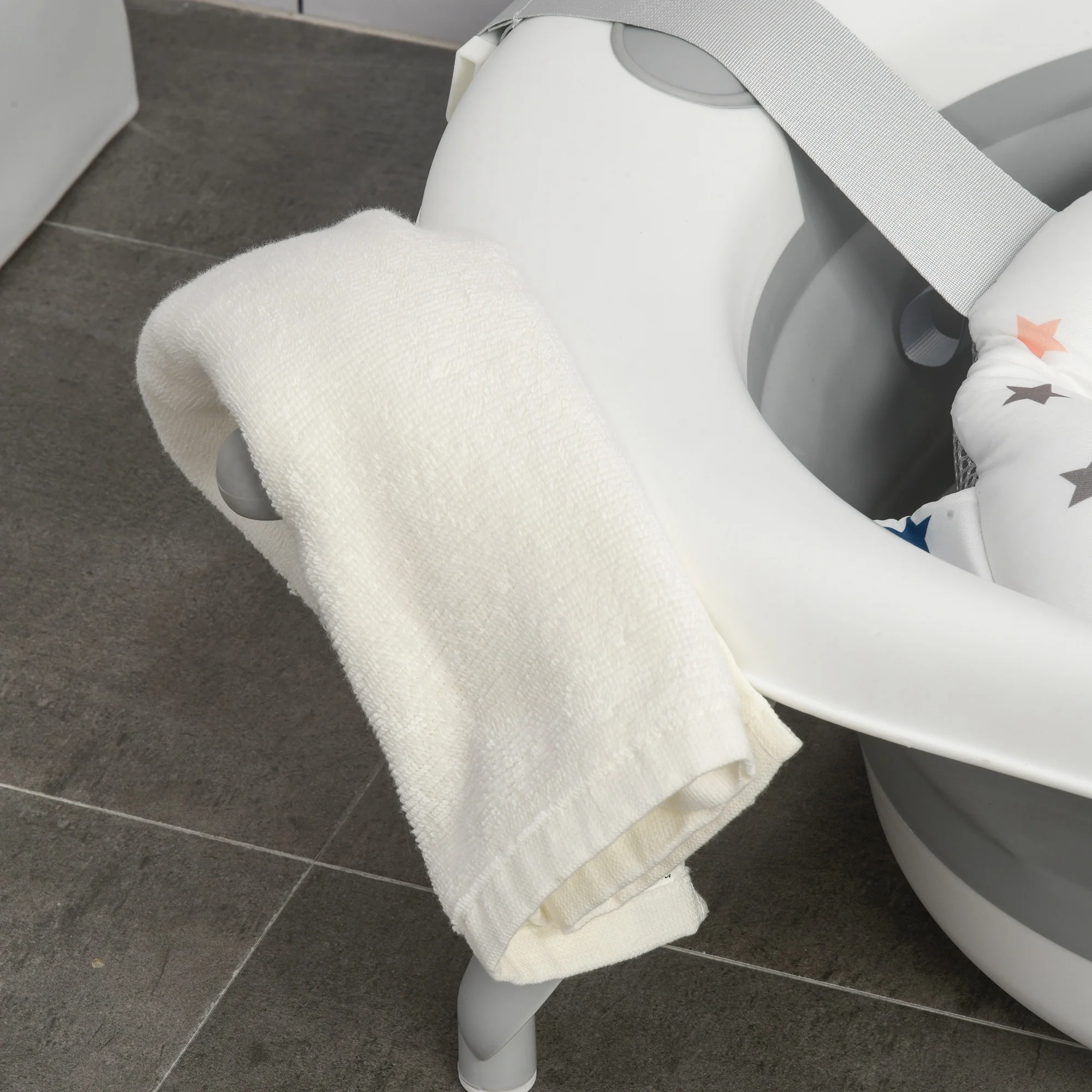 Homcom Bañera Plegable Bebé Recién Nacido Hasta 3 Años 35l Con Cojín Y Tapón - Image 4