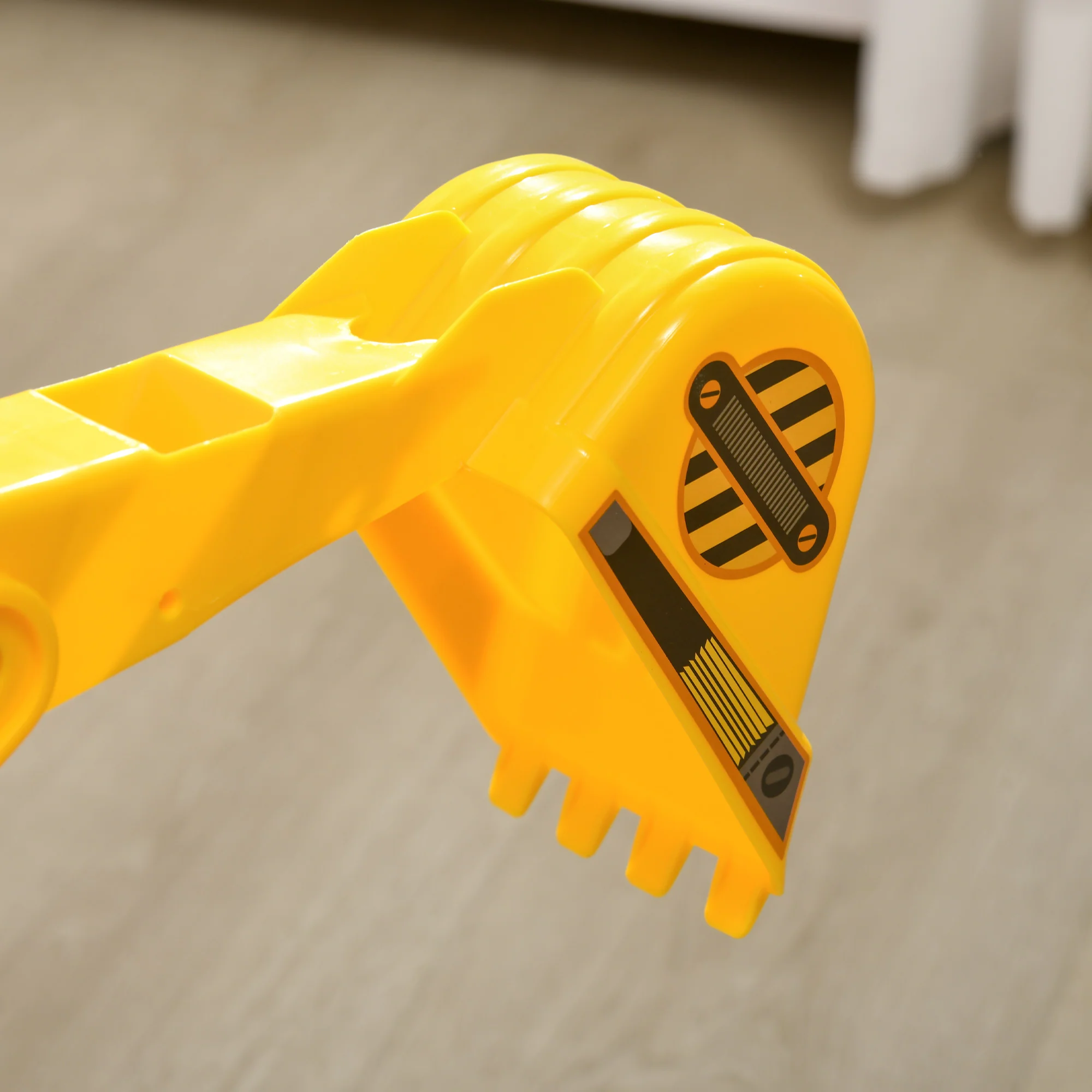 Homcom Excavadora Sin Pedales Para Niños Con Brazo Móvil 78x24x58,5 Cm Amarillo - Image 4