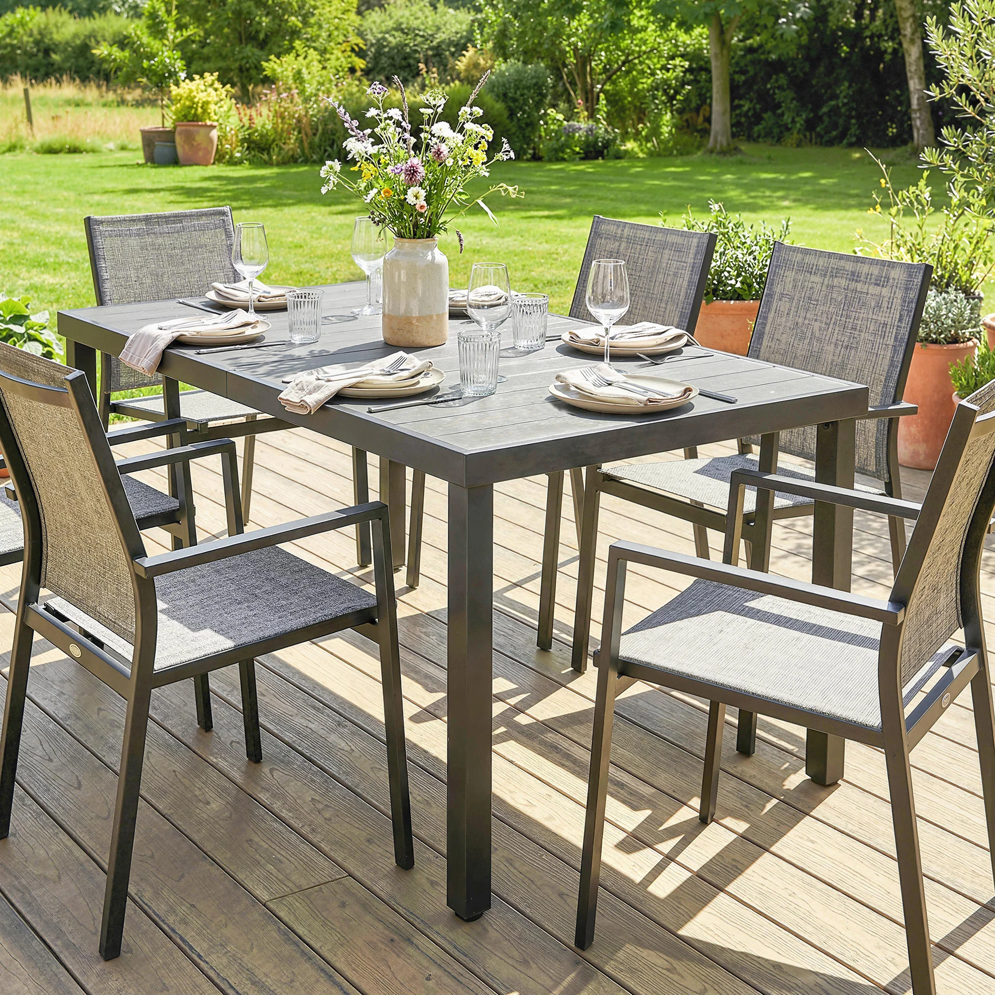 Outsunny Mesa De Comedor De Jardín Rectangular Con Estructura De Acero Gris - Image 4