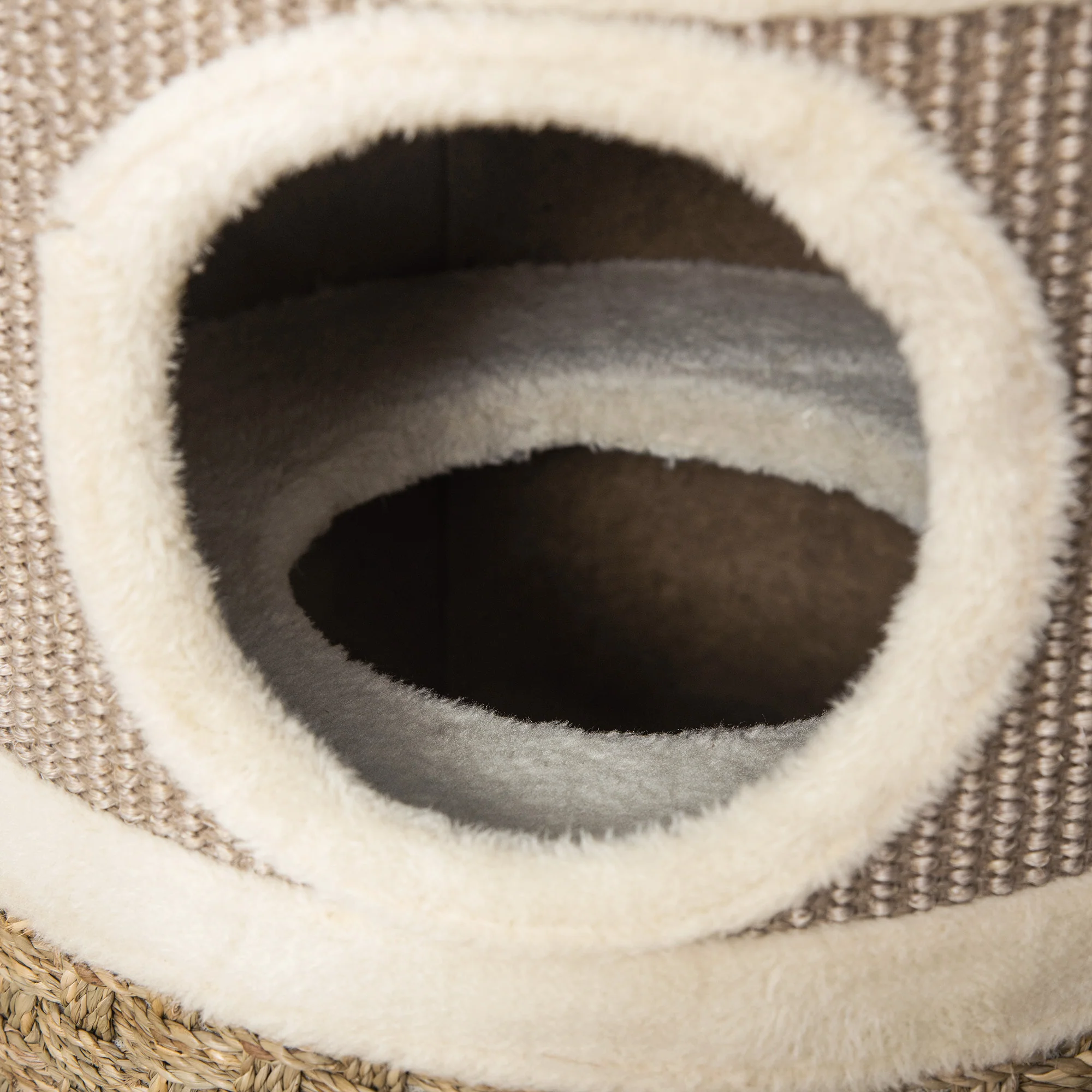Pawhut Barril De Rascado Para Dormir Y Jugar Cama Cómoda Rascador De 3 Niveles - Image 4