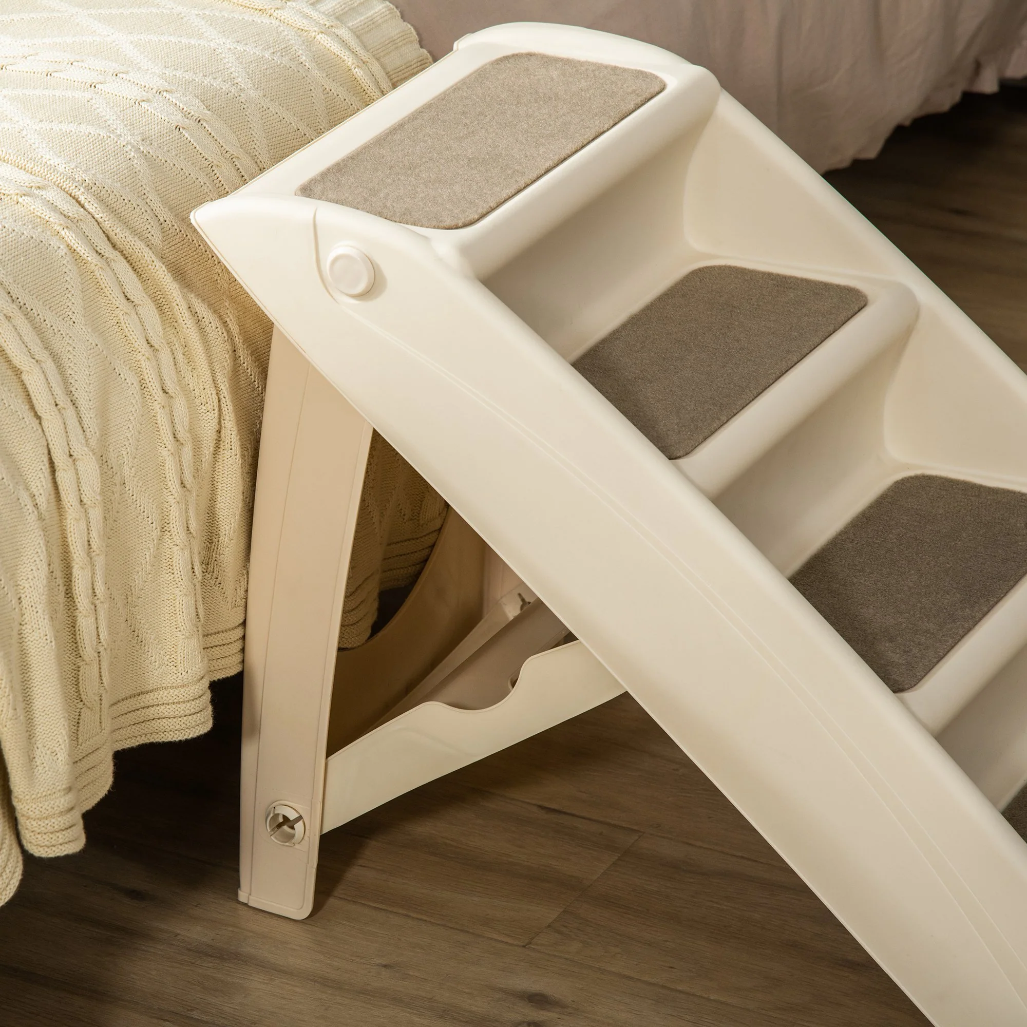 Pawhut Escalera Plegable Para Mascotas 4 Peldaños Con Alfombras Antideslizantes - Image 5